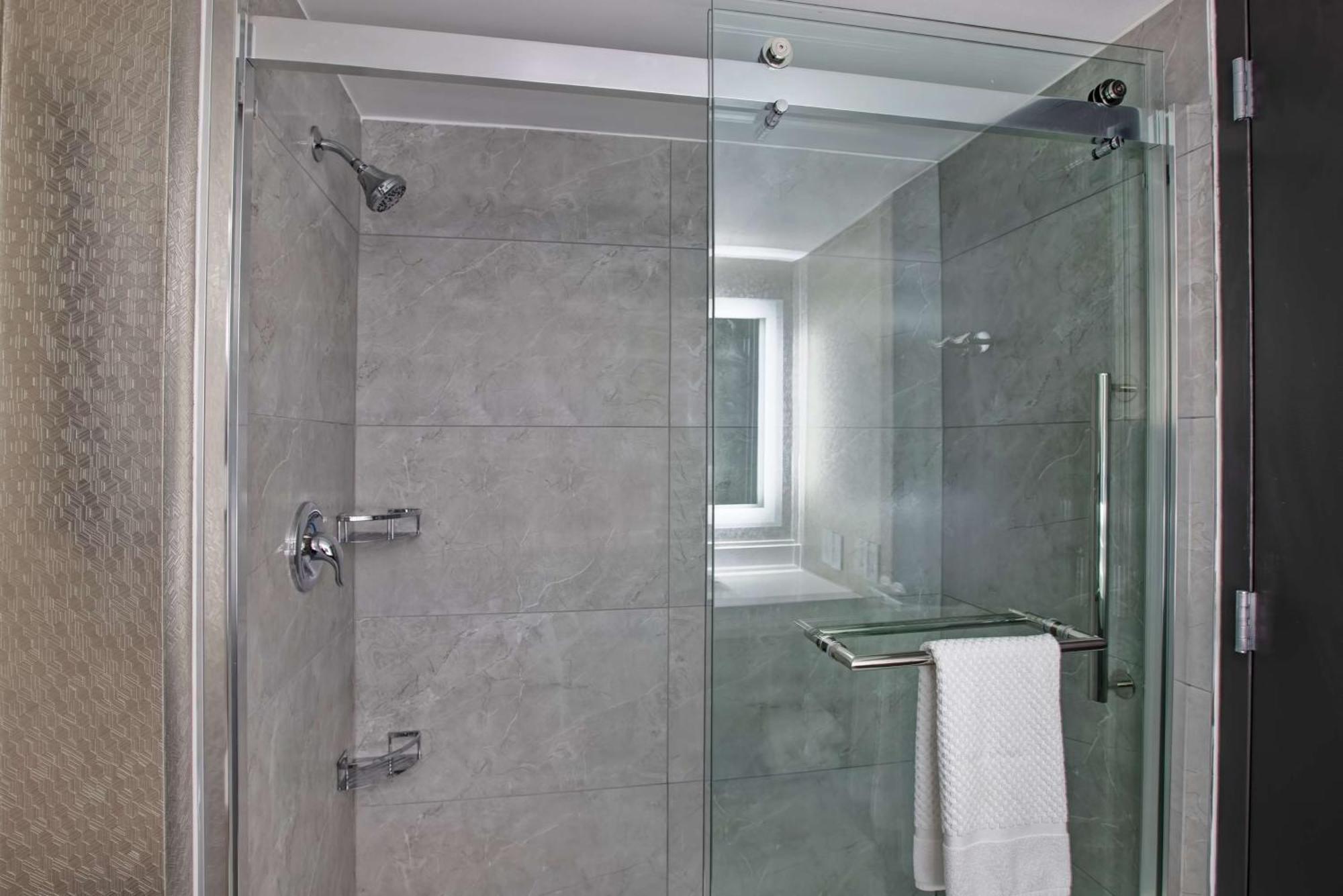 Embassy Suites Syracuse East Syracuse Ngoại thất bức ảnh